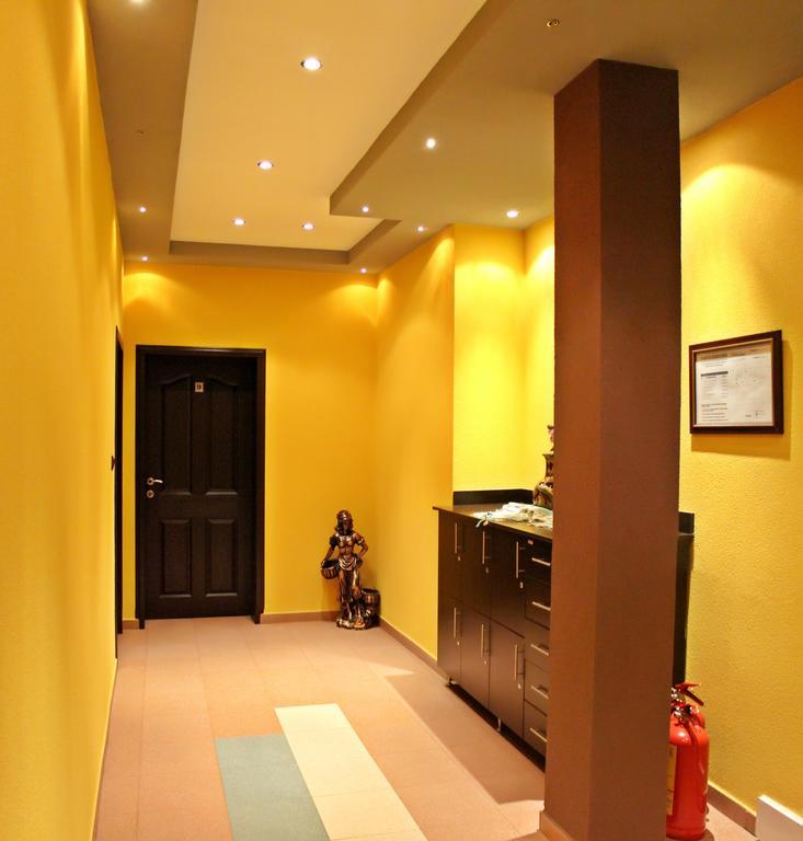 Hotel Berito Momchilgrad Exterior photo
